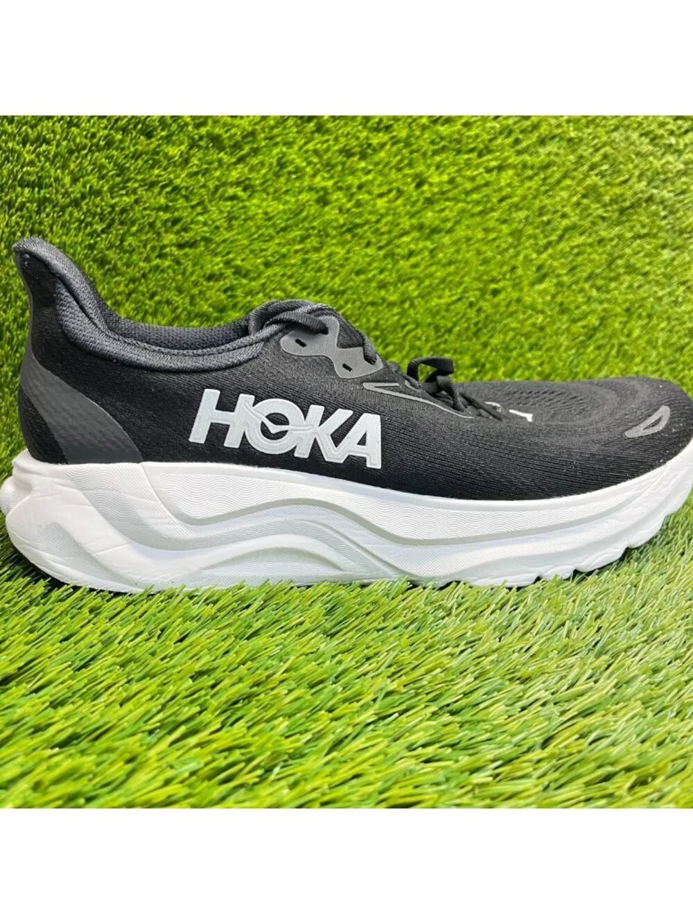 Hoka One One Arahi 8 Mens Size 12 Black White Athletic Running Shoes Sneakers